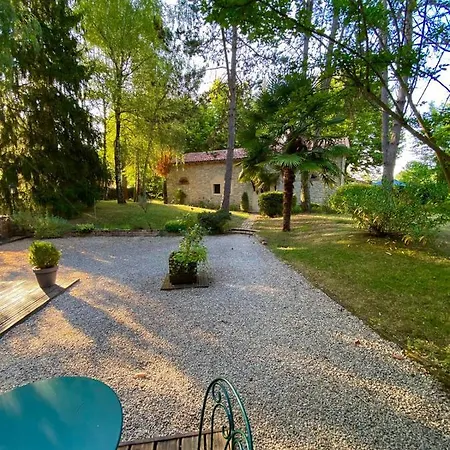 Domaine De L'esquibat بيت للعطل Fumel