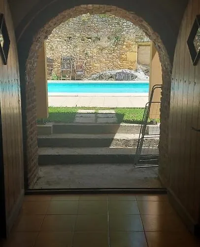 Domaine De L'esquibat 펜션 *